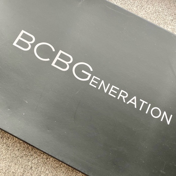 BCBG Larisse Gladiator Sandals Size 8.5M - Picture 13 of 15